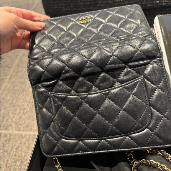 Chanel classic wallet on chain with gold hardware - Picture 5 of 10